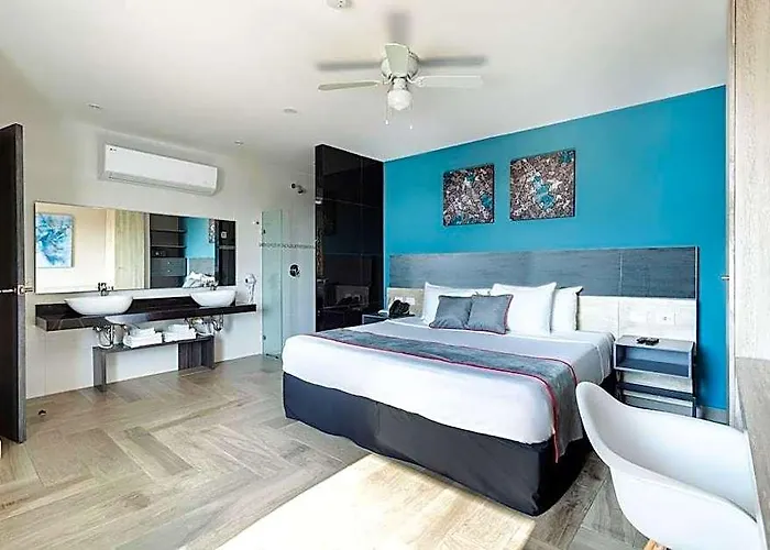 Hotel Attraction Deluxe By Bfh Playa del Carmen